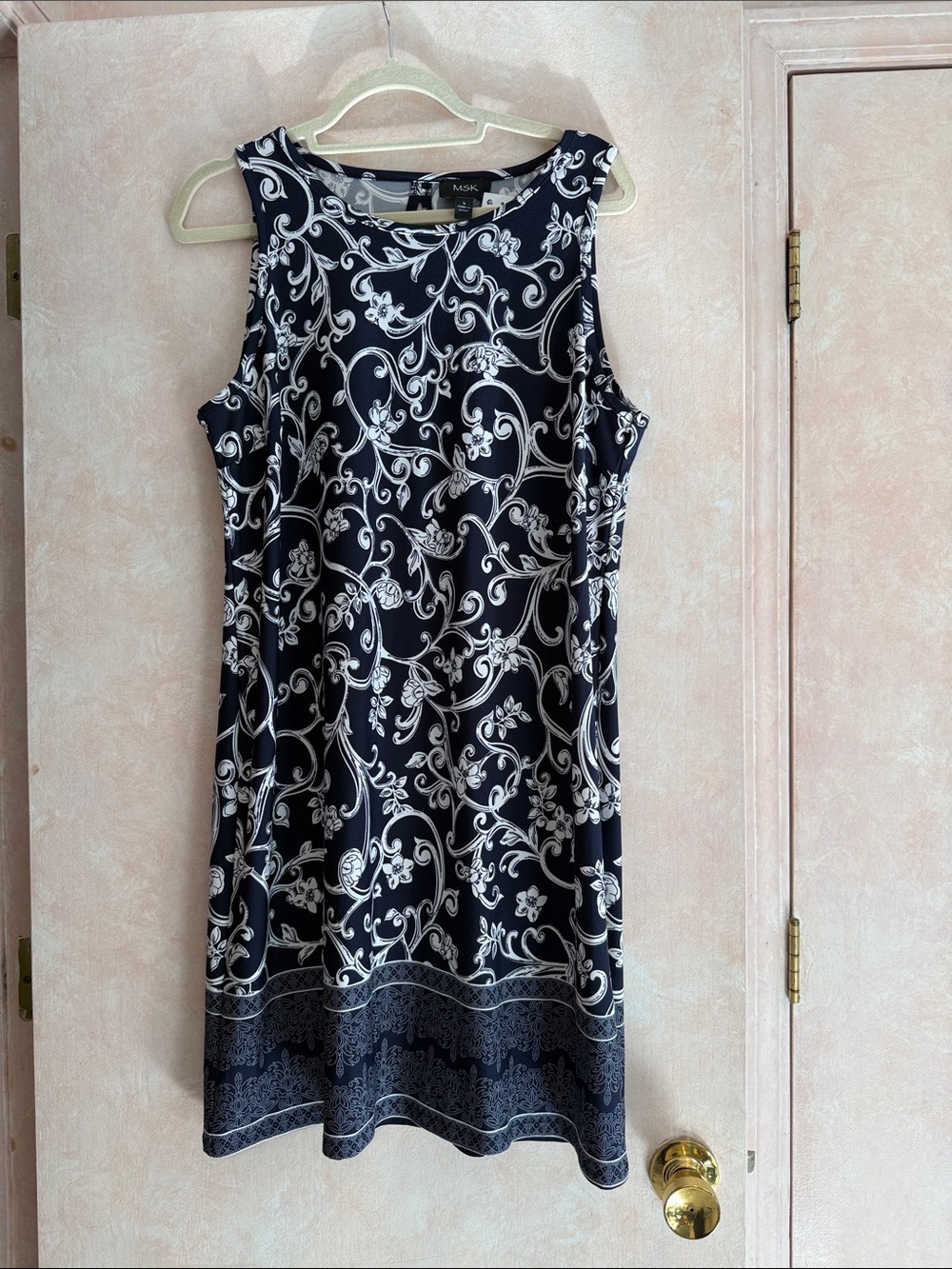 MSK Black and White Floral Print Mini Dress